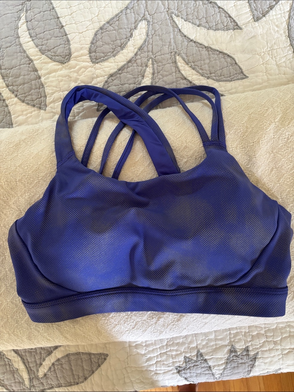 Athleta sports bra - Train Free reflective style- Medium D/DD